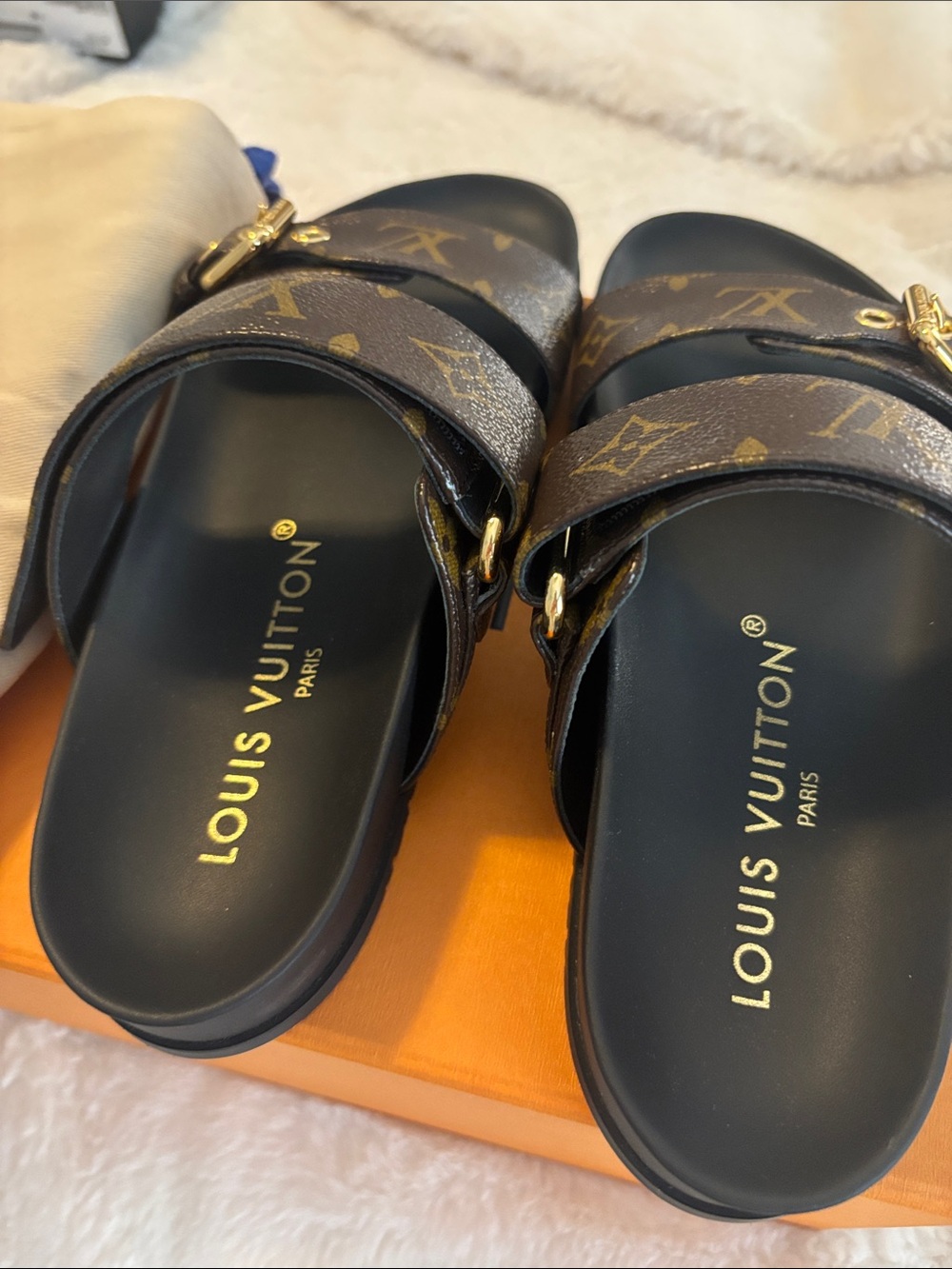 Authentic Louis Vuitton Bom Dia Flats size 37 - Picture 3 of 7